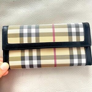 WALLET BIFOLD GORGEOUS LEATHER CLASSIC PATTERN